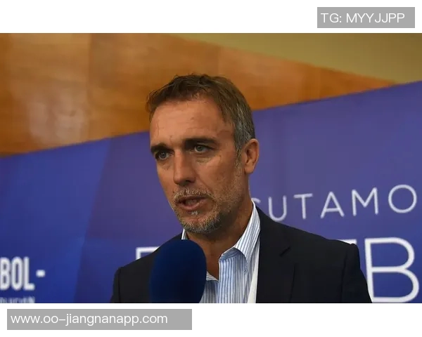 多家欧洲豪门关注费耶诺德边锋穆萨转会动态